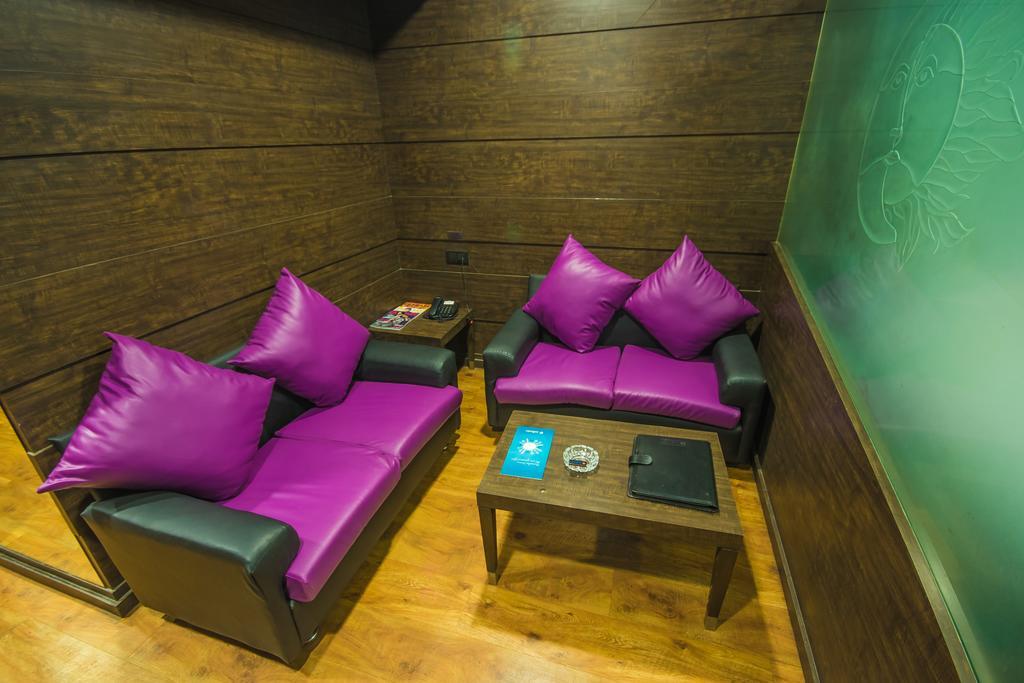 Infiniti Hotel And Spa Indore Exterior foto