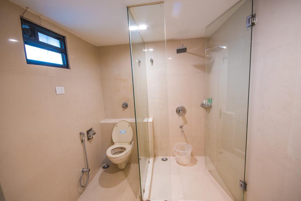 Infiniti Hotel And Spa Indore Exterior foto